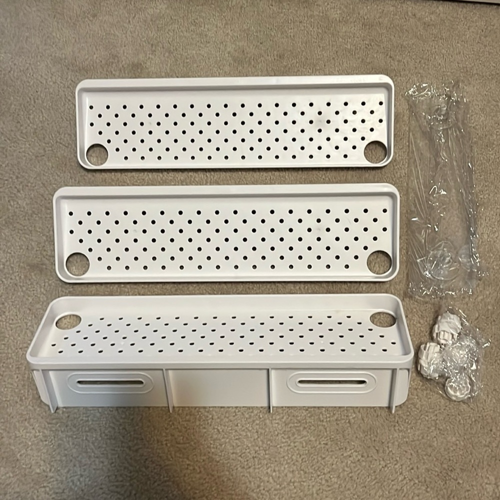 3 Shelves White Plastic Bathroom Wall Shelf Umbra Flex Sure-Lock